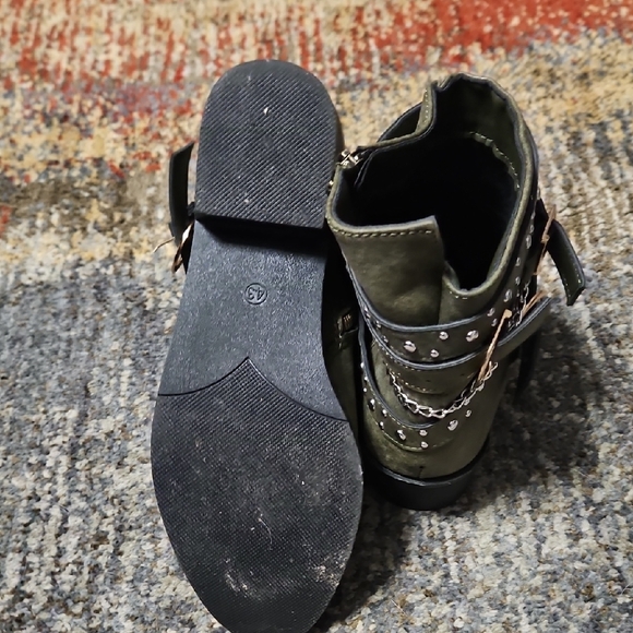 SHEIN Olive Green Studded Ankle Boots - Picture 4 of 4